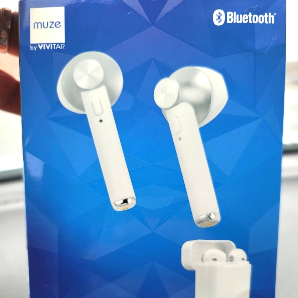 Wireless earbuds  Vivitar-New